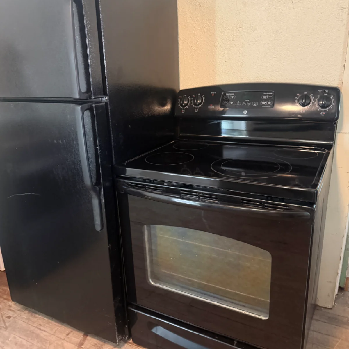 For sale electric stove and refrigerator